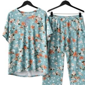 Floral Pajama Set XL Blue Sleeve Top & Capri Pants Soft Comfy Sleepwear